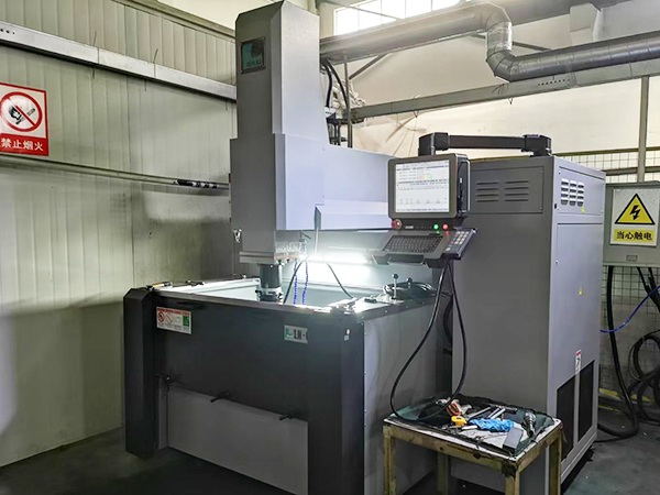 群基CNC镜面火花机 LN60，新机调试完成，交付使用